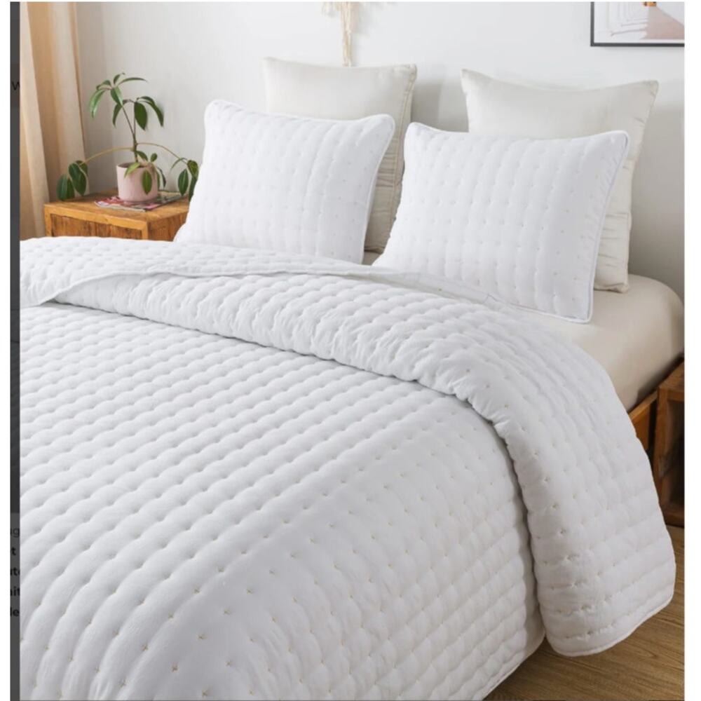Wdcozy White Queen Size Quilt&Pillow Shams, Lightweight Soft Bedspread Coverlet,